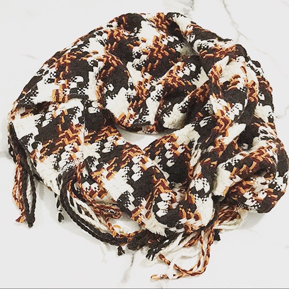 Banana Republic Accessories - Banana republic houndstooth scarf